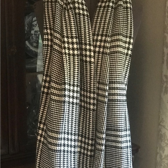 Plaid and Houndstooth Patterned Scarf - Picture 6 of 11